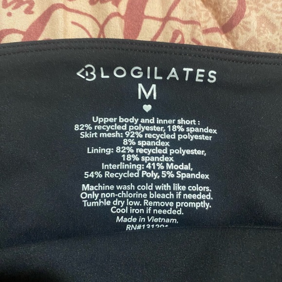 Elegant Black Women's Dress - Picture 2 of 5